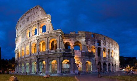 1200px-Colosseum_in_Rome,_Italy_-_April_2007